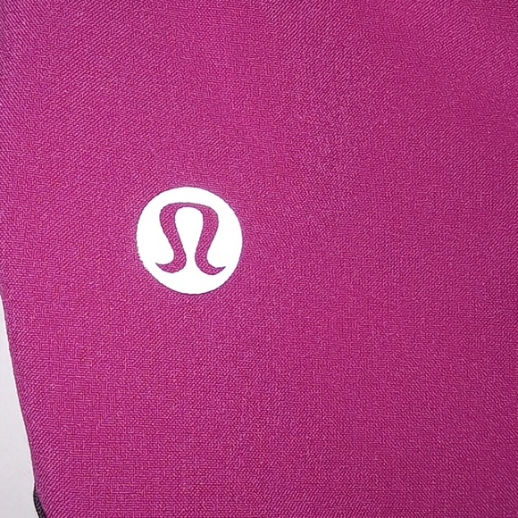 lululemon athletica Pants - Lululemon Speed Up Short Blooming Pixie size 2